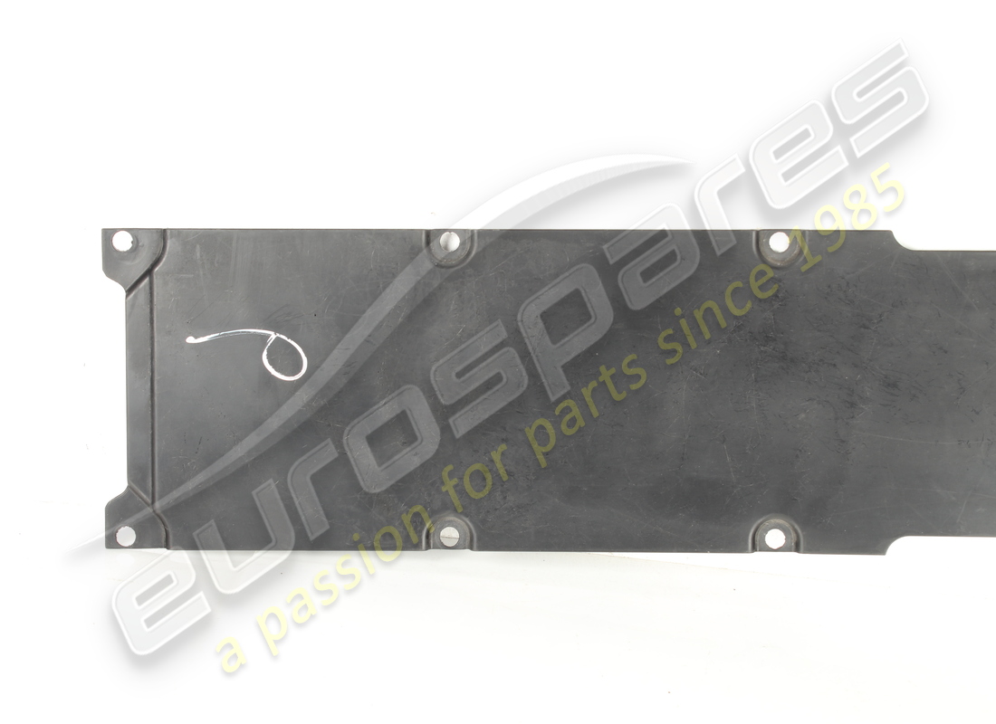 UTILISÉ FERRARI BOUCLIER CENTRAL DE SOUS-CAISSE. NUMÉRO DE PIÈCE 82884900 (2) utilisé ferrari bouclier central de sous-caisse. numéro de pièce 82884900 (2)