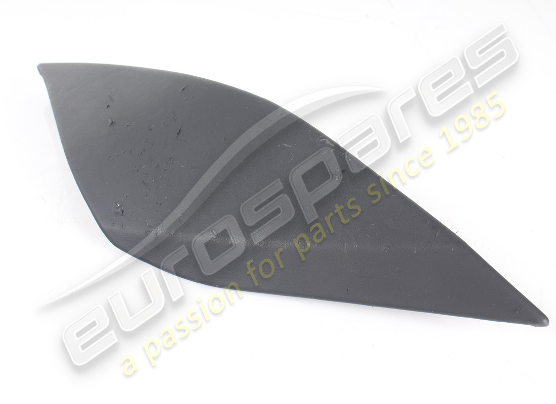 COUVERCLE DE MONTANT INFÉRIEUR DROIT D'OCCASION Ferrari. NUMÉRO DE PIÈCE 840031.. (1) COUVERCLE DE MONTANT INFÉRIEUR DROIT D'OCCASION Ferrari. NUMÉRO DE PIÈCE 840031.. (1)