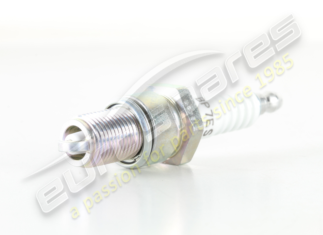 nouvelle bougie d'allumage ngk. numéro de pièce 107603 (2)