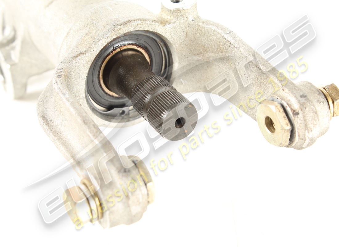 utilisé le soutien ferrari. numéro de pièce 133903 (6)