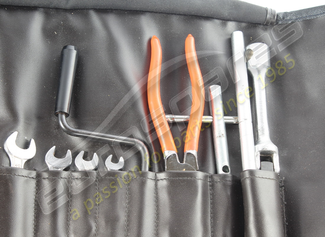 nouveau kit d'outils ferrari. numéro de pièce 123254 (4)