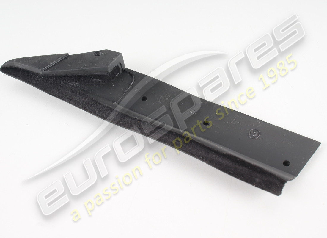 nouveau joint extérieur de badge gauche ferrari. numéro de pièce 64321700 (1)