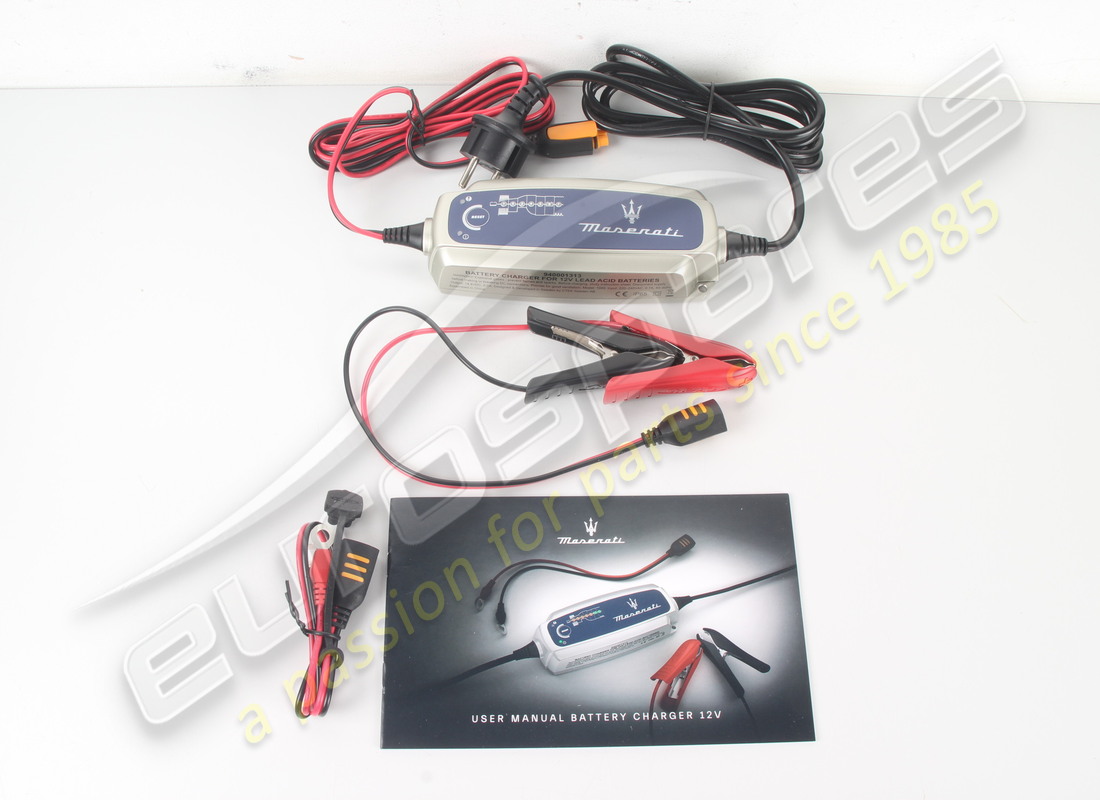 NOUVEAU MASERATI CHARGEUR MANTEINER EU NOUVEAU LOGO. NUMÉRO DE PIÈCE 940001313 (1) nouveau maserati chargeur manteiner eu nouveau logo. numéro de pièce 940001313 (1)