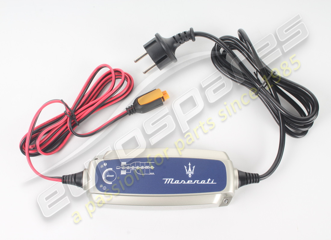 NOUVEAU MASERATI CHARGEUR MANTEINER EU NOUVEAU LOGO. NUMÉRO DE PIÈCE 940001313 (2) nouveau maserati chargeur manteiner eu nouveau logo. numéro de pièce 940001313 (2)
