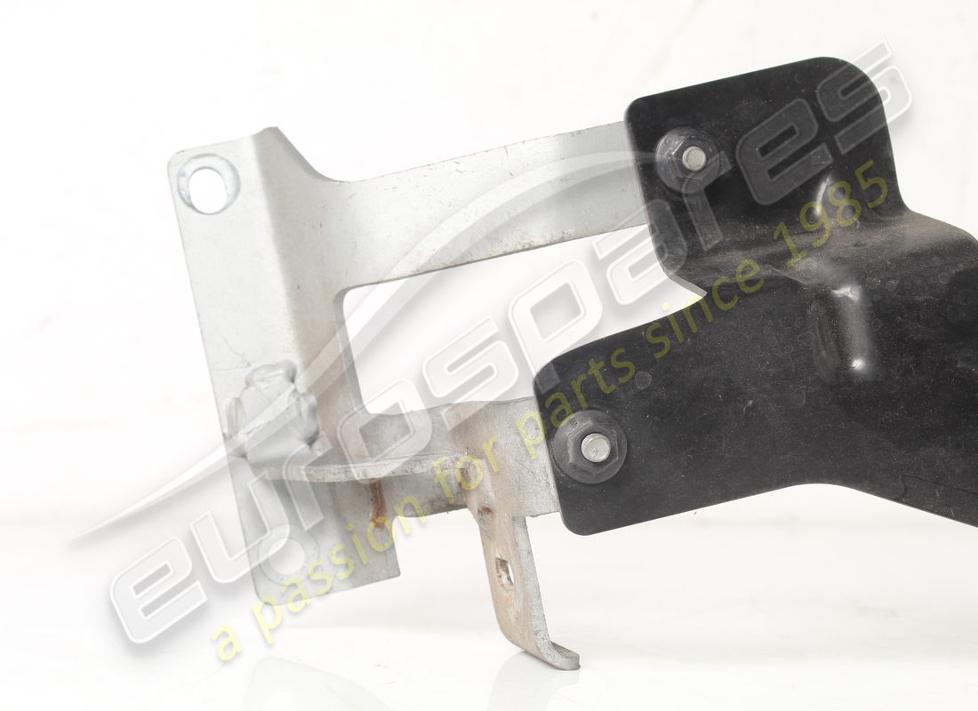 support latéral gauche d'occasion ferrari. numéro de pièce 85467600 (4)