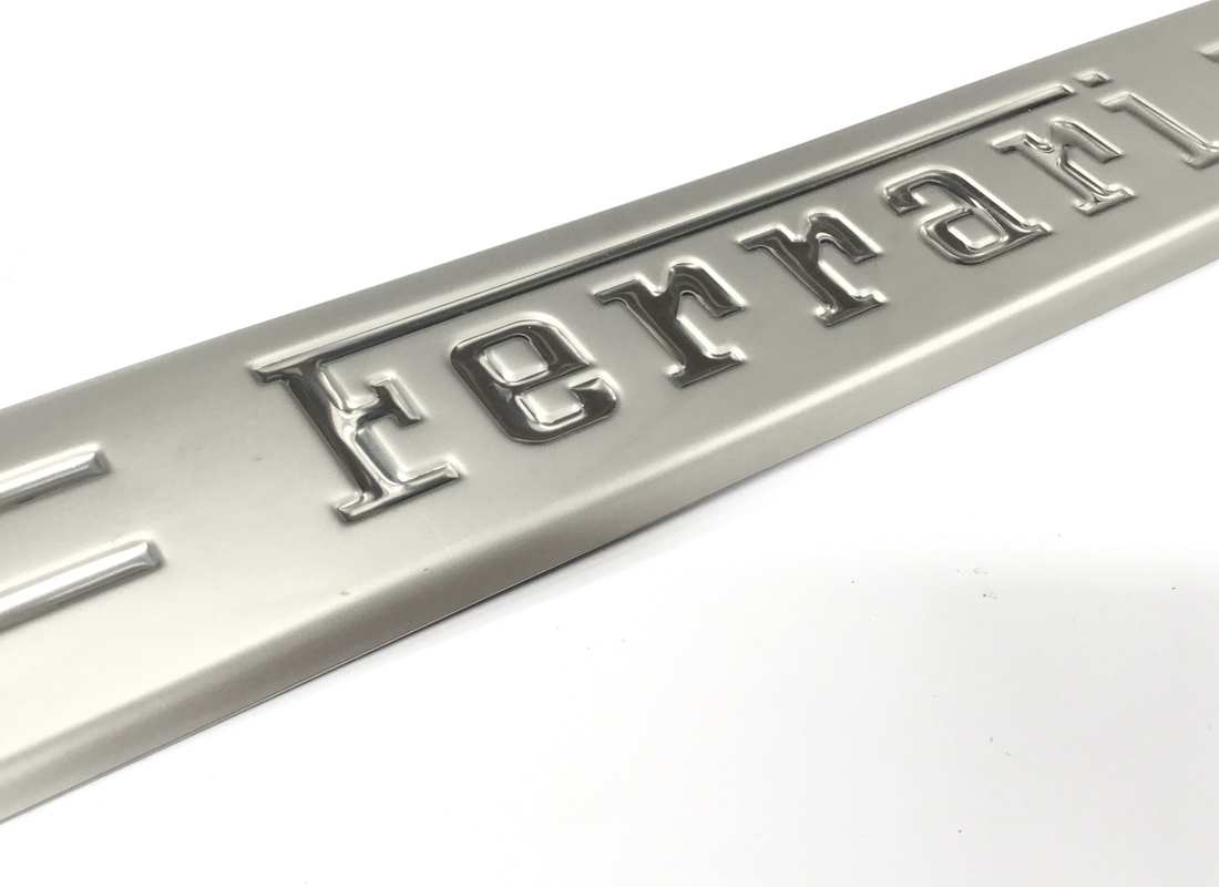 utilisé ferrari plaque de pied droite. numéro de pièce 86786100 (3)