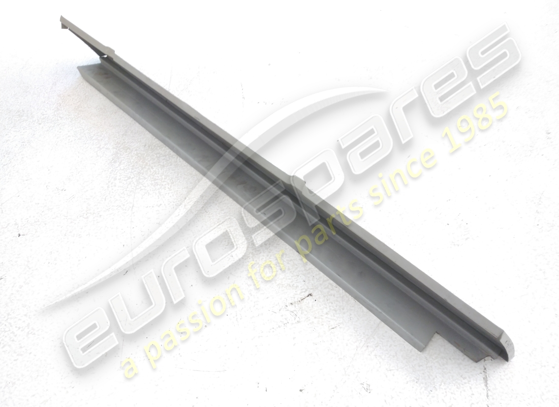 nouveau seuil de porte droit ferrari. numéro de pièce 40155905 (2)