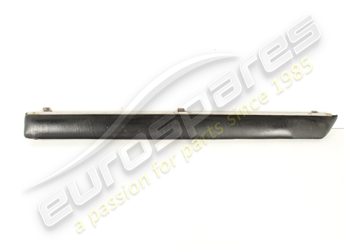 garniture intérieure supérieure de porte droite neuve ferrari. numéro de pièce 2513089800 (1)