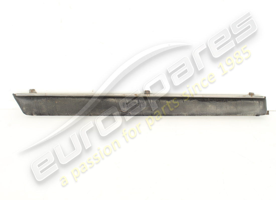 garniture intérieure supérieure de porte gauche neuve ferrari. numéro de pièce 2513089900 (1)