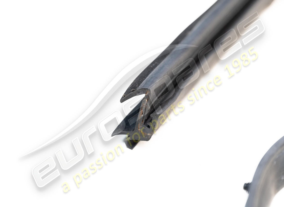 UTILISÉ FERRARI JOINT DE PÉRIMÈTRE INTÉRIEUR DE PORTE LH. NUMÉRO DE PIÈCE 86743000 (2) utilisé ferrari joint de périmètre intérieur de porte lh. numéro de pièce 86743000 (2)