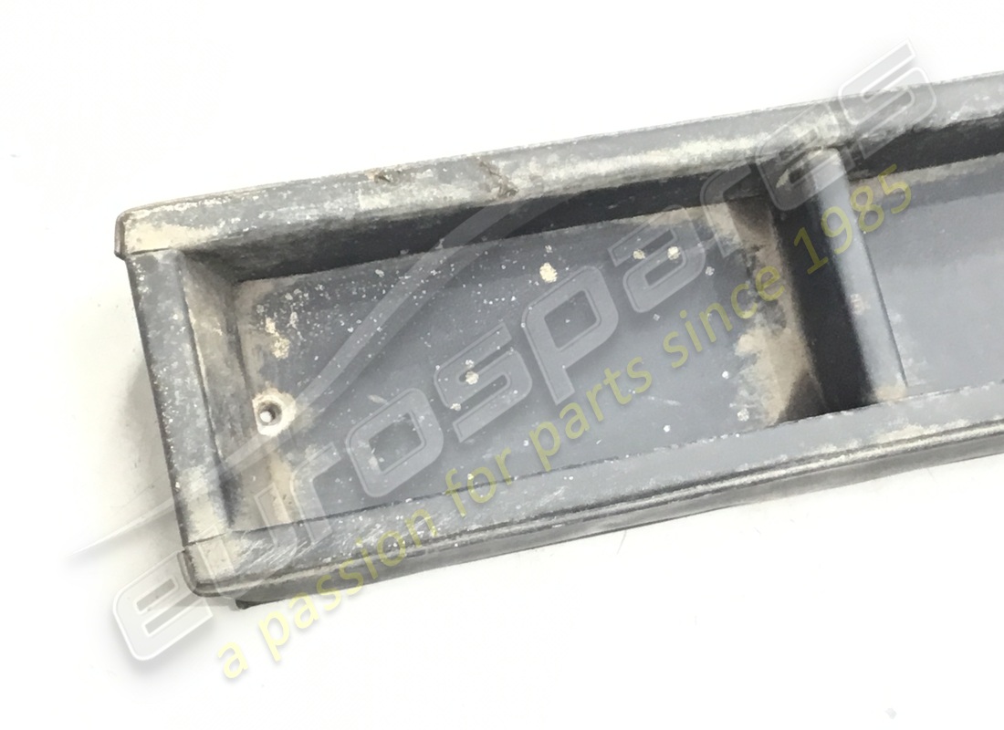 boîte à gants ferrari utilisée. numéro de pièce 61525400 (3)