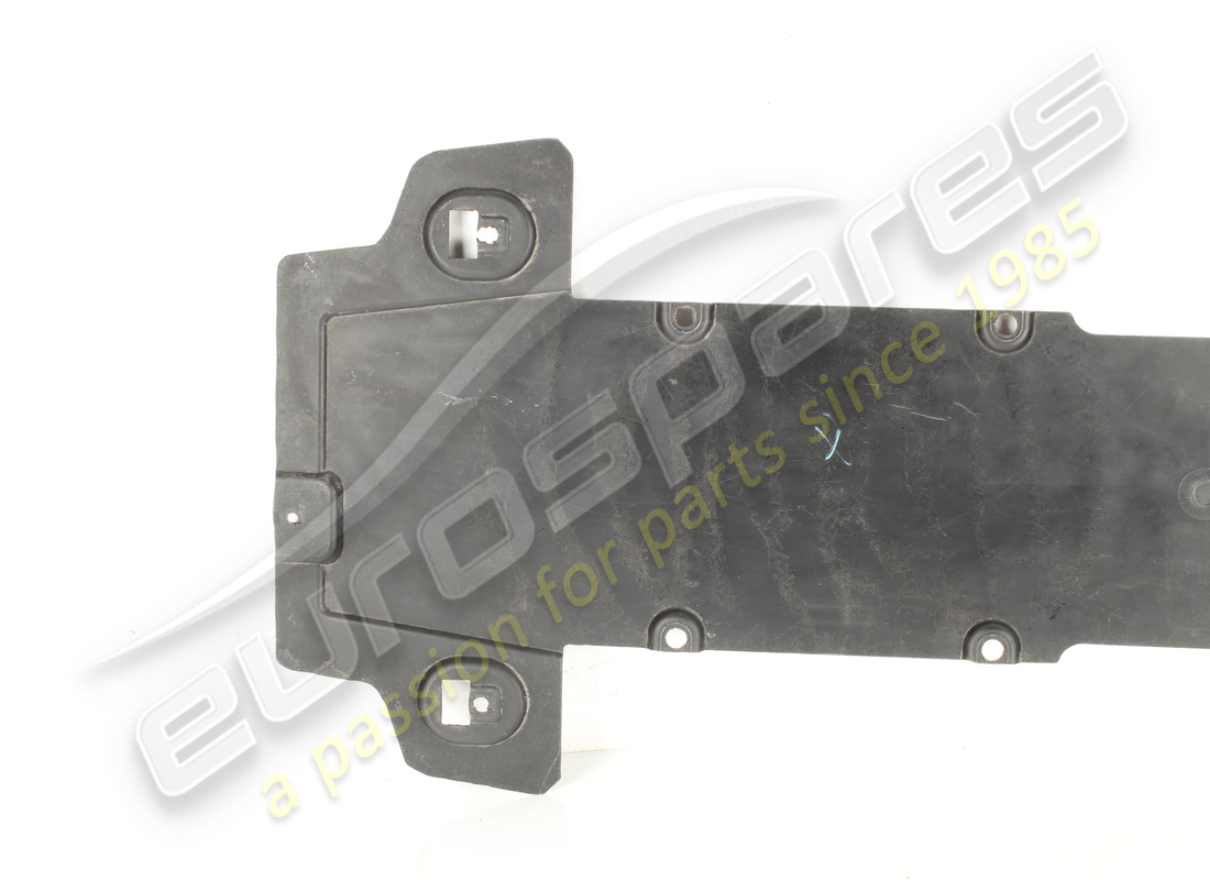 UTILISÉ FERRARI BOUCLIER CENTRAL DE SOUS-CAISSE. NUMÉRO DE PIÈCE 82884900 (5) utilisé ferrari bouclier central de sous-caisse. numéro de pièce 82884900 (5)