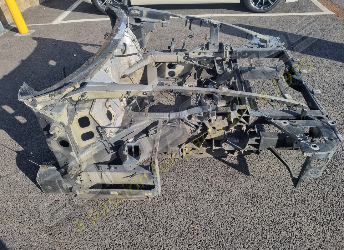 utilisé ferrari châssis avant complet. numéro de pièce 985213714 (2)