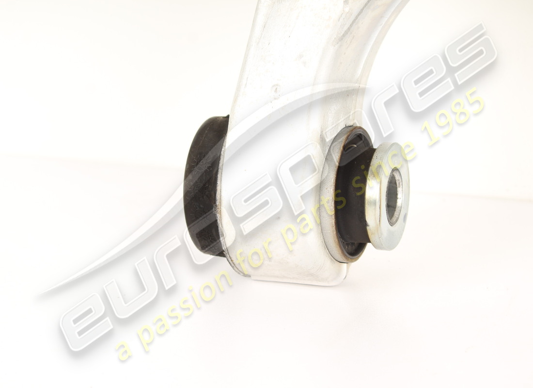 nouveau bras de suspension inférieur avant maserati droit. numéro de pièce 670213729 (3)