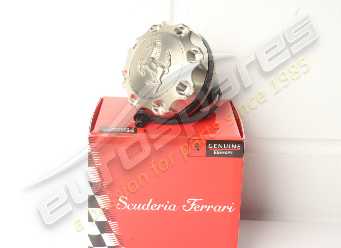 nouveau bouchon de remplissage de carburant en titane ferrari. numéro de pièce 70001217 (4)