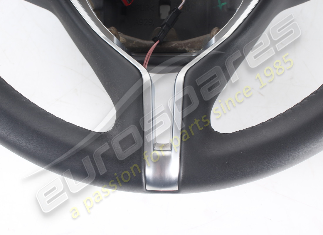 roue noire d'occasion maserati s. référence 670018683 (5)