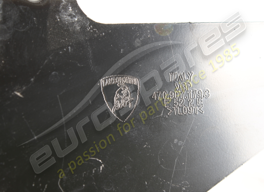 utilisé le support lamborghini. numéro de pièce 470907179c (3)