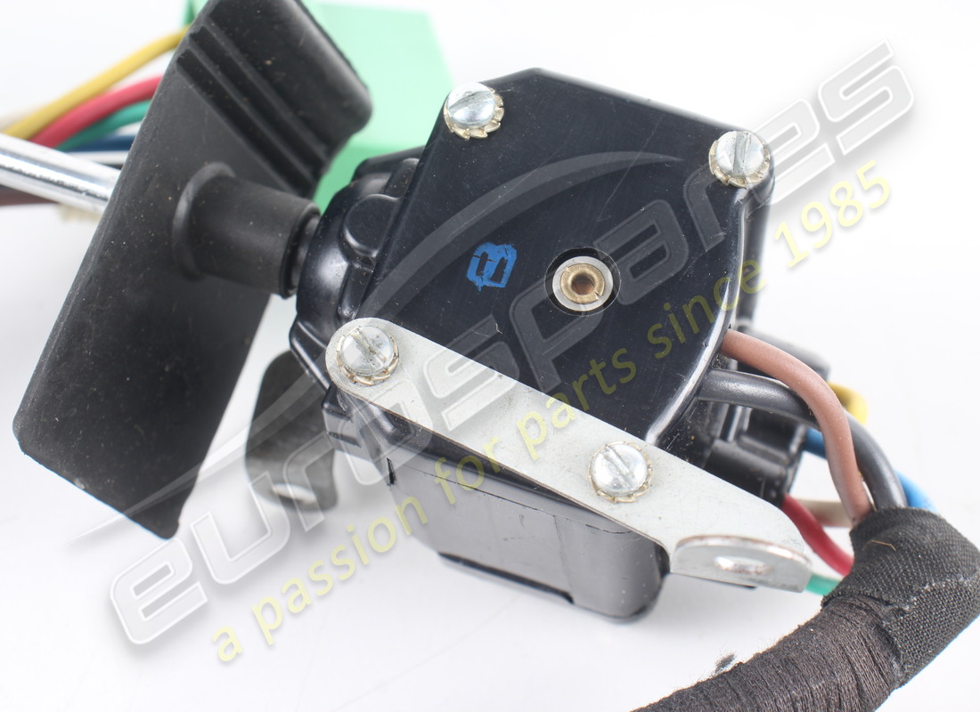 NOUVELLE COMMANDE D'INDICATEUR/LUMIÈRE MASERATI. NUMÉRO DE PIÈCE 122BL79651 (3) nouvelle commande d'indicateur/lumière maserati. numéro de pièce 122bl79651 (3)