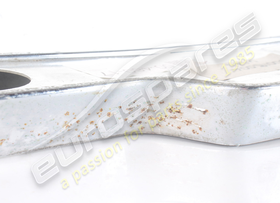 UTILISÉ FERRARI PARE-CHOC ARRIÈRE. NUMÉRO DE PIÈCE 40018004 (6) utilisé ferrari pare-choc arrière. numéro de pièce 40018004 (6)