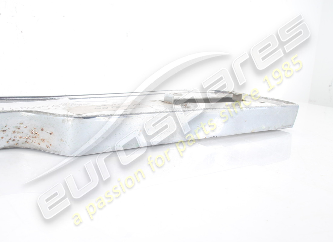 UTILISÉ FERRARI PARE-CHOC ARRIÈRE. NUMÉRO DE PIÈCE 40018004 (7) utilisé ferrari pare-choc arrière. numéro de pièce 40018004 (7)