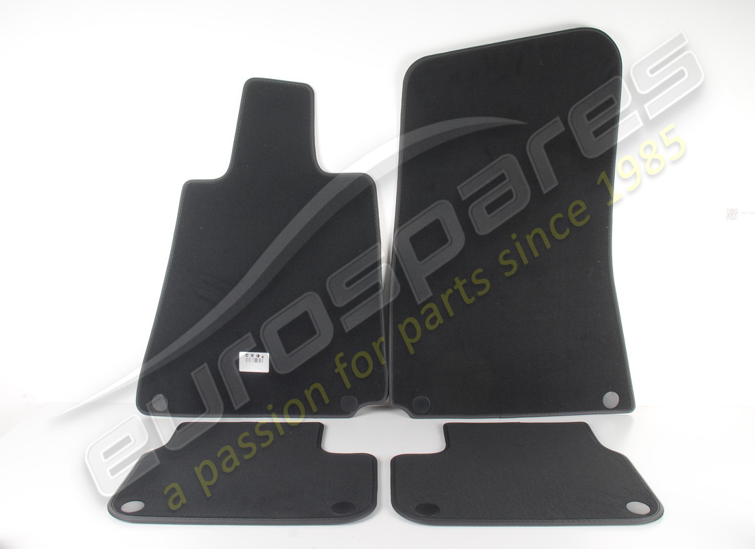 nouveau maserati kit tapis + fixations nero. référence 673004162 (1)