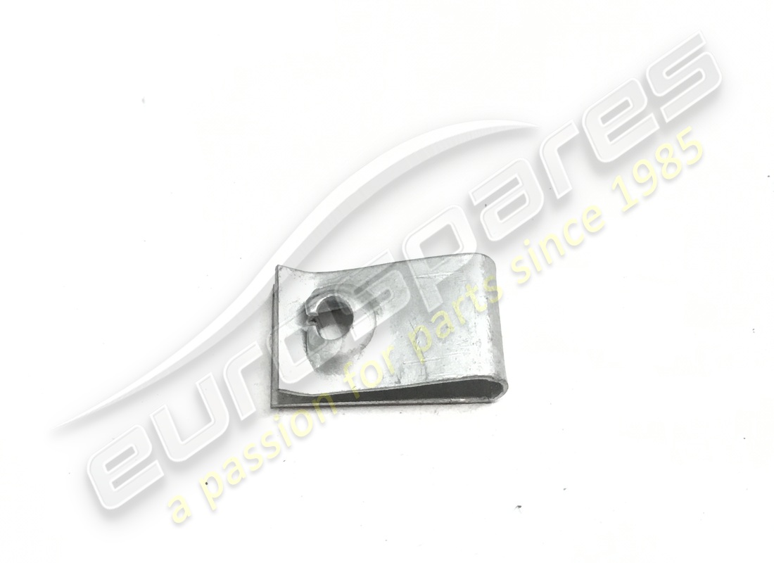 nouveau support maserati. numéro de pièce 67110400 (1)