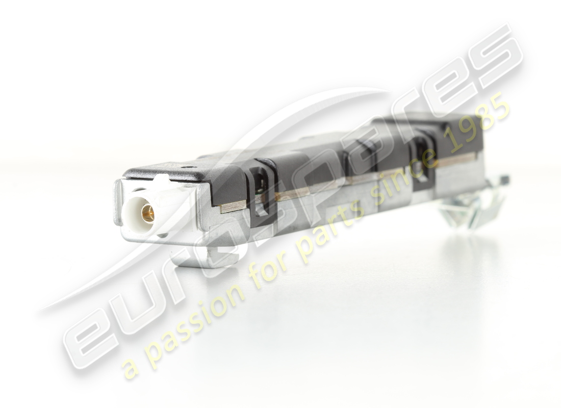 nouvel amplificateur d'antenne lamborghini. numéro de pièce 8r0035225j (2)