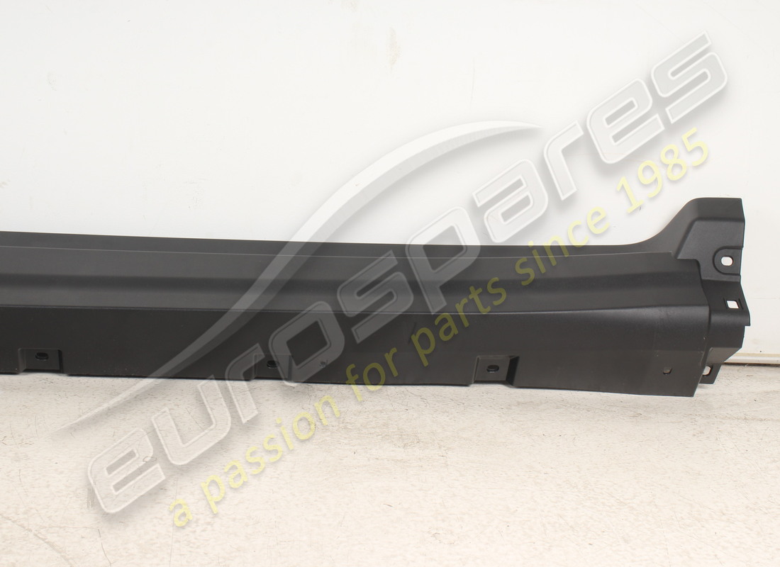 nouvelle porte avant gauche maserati emossed mould. numéro de pièce 670065825 (3)