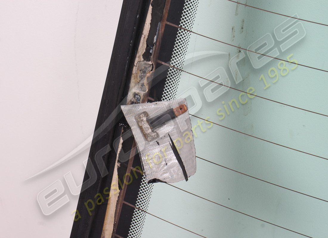 maserati vitre de fenêtre arrière utilisée. numéro de pièce 377780077 (5)