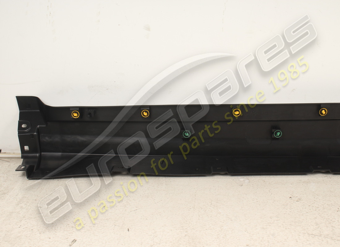 nouvelle porte avant gauche maserati emossed mould. numéro de pièce 670065825 (5)
