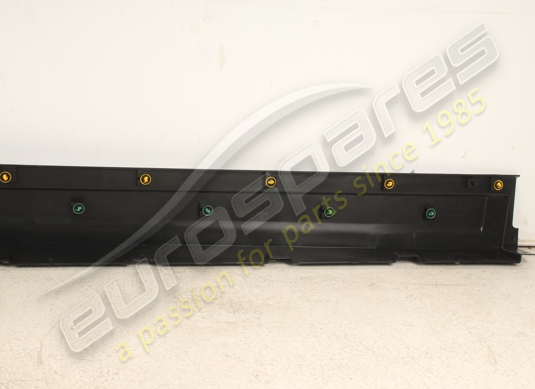 nouvelle porte avant gauche maserati emossed mould. numéro de pièce 670065825 (6)