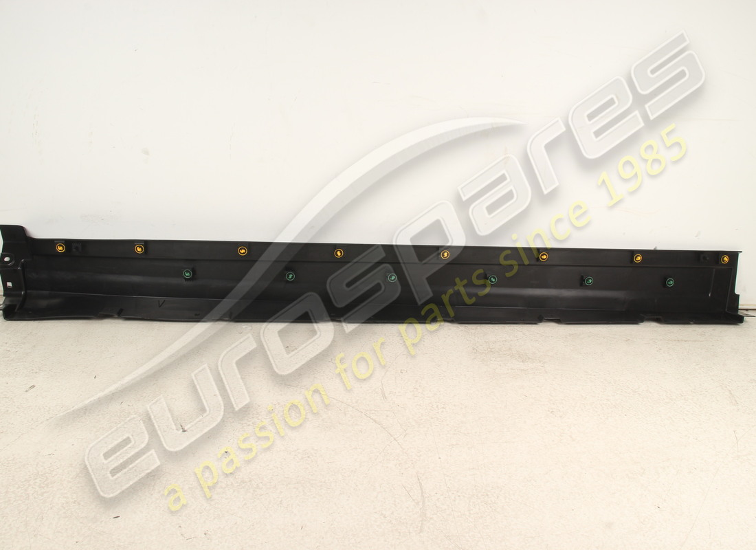 nouvelle porte avant gauche maserati emossed mould. numéro de pièce 670065825 (4)
