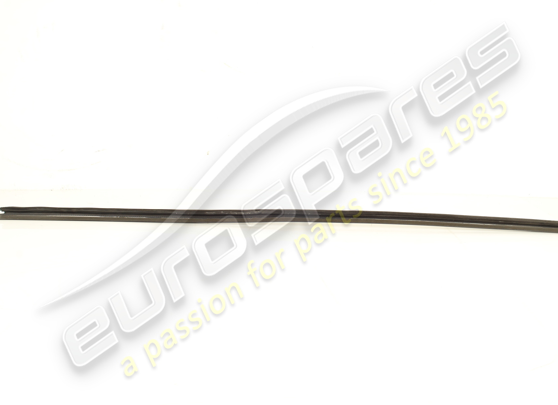 joint de grattoir de vitre extérieure droit d'occasion maserati. numéro de pièce 82076000 (5)