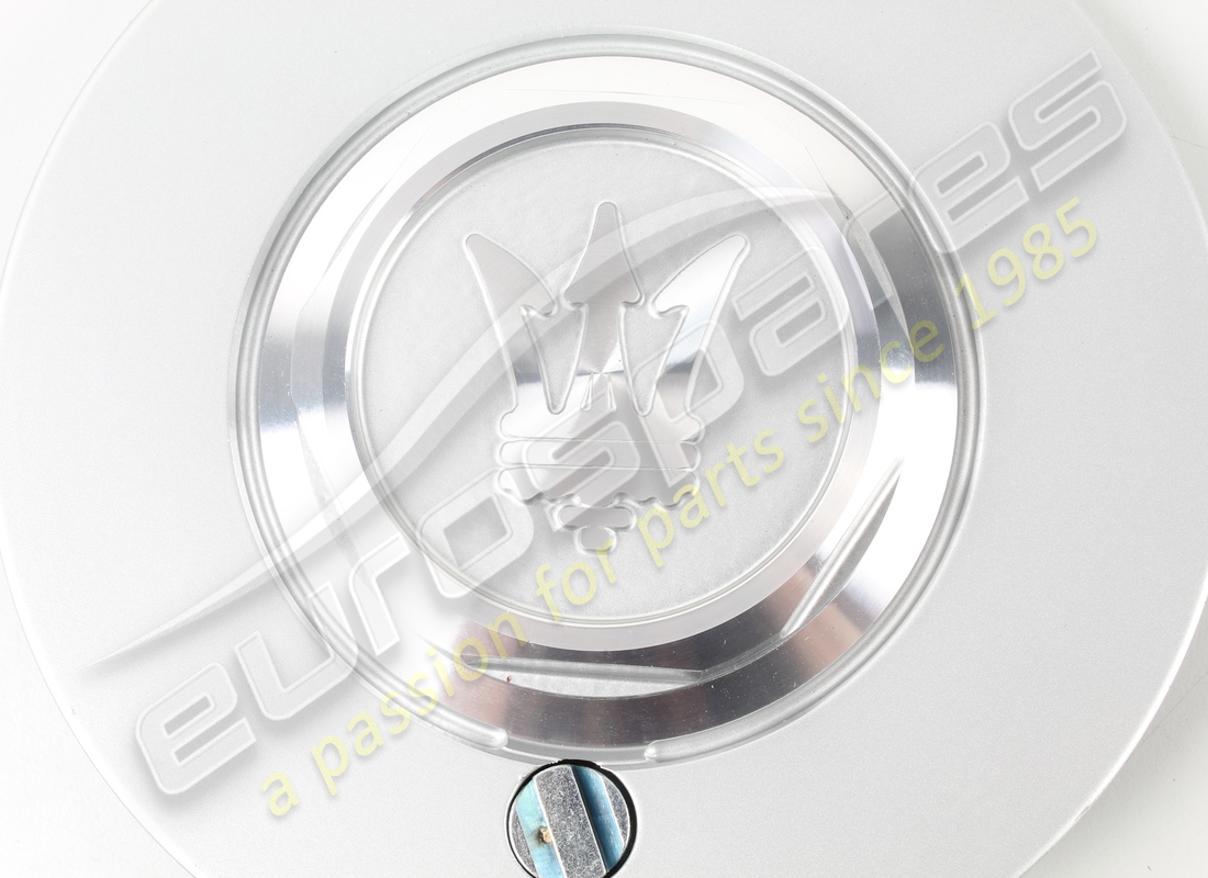 nouveau fomb de capuchon de centre de roue maserati. numéro de pièce 327253361 (3)