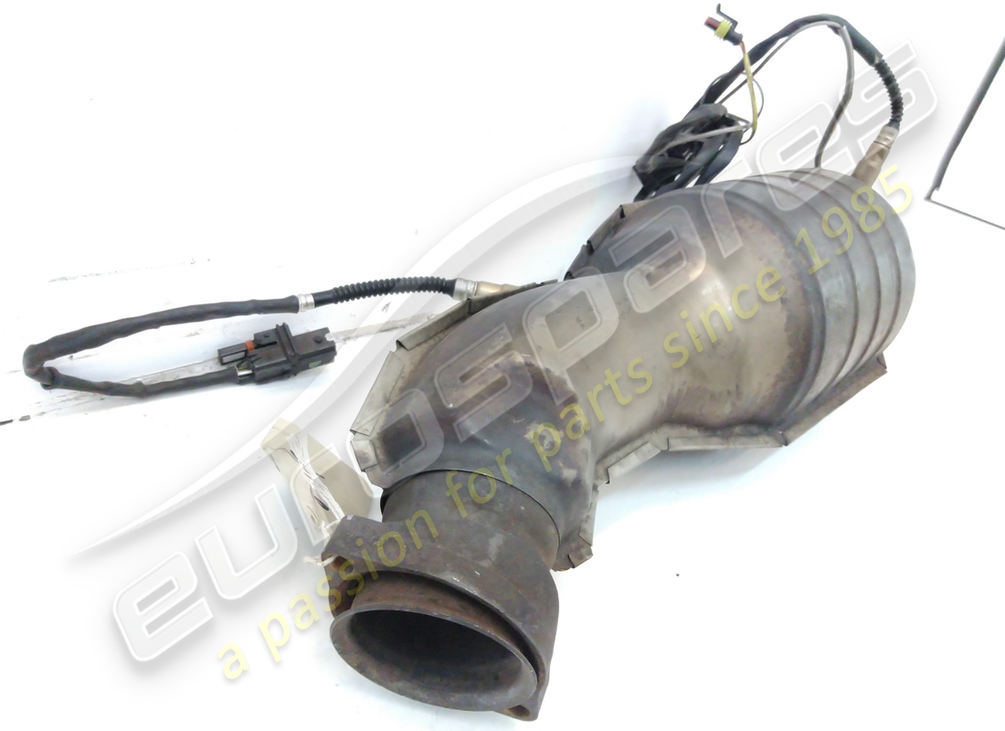 catalyseur rh utilisé ferrari. numéro de pièce 174211 (2)