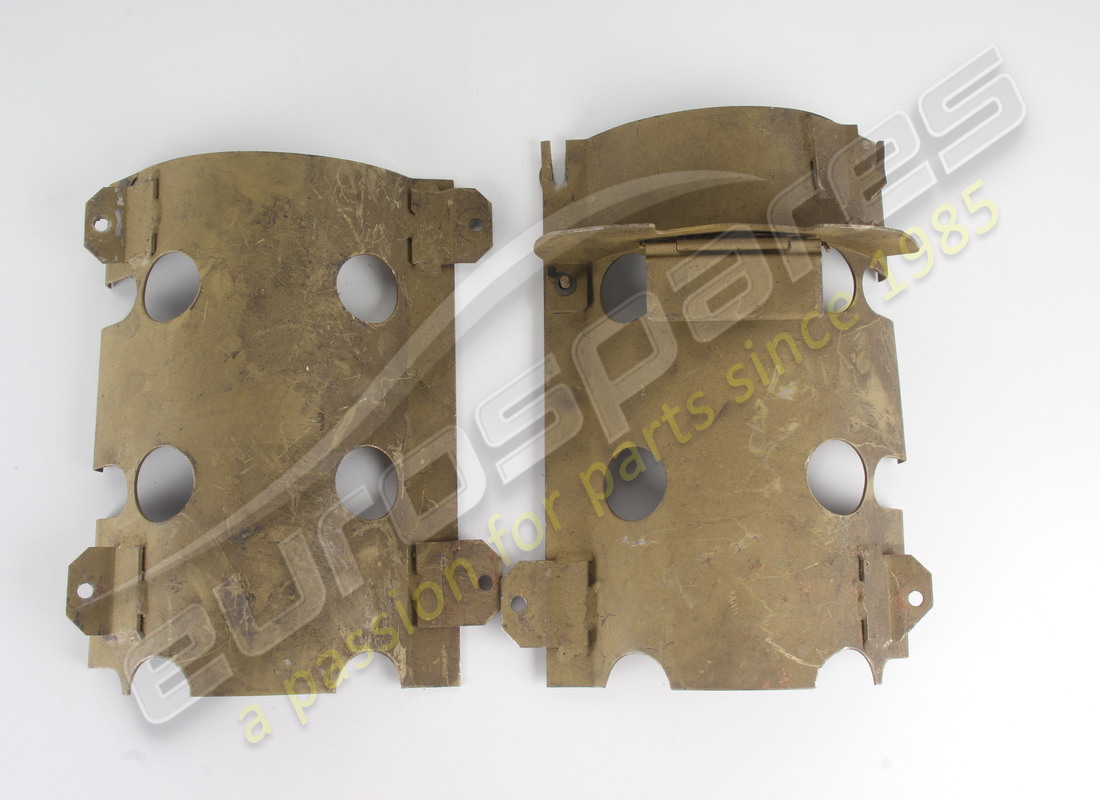 nouveau ferrari bouclier (2 pièces). numéro de pièce 108812 (1)
