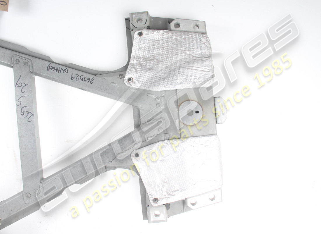 UTILISÉ FERRARI SOUS-CHÂSSIS MOTEUR. NUMÉRO DE PIÈCE 265529 (2) utilisé ferrari sous-châssis moteur. numéro de pièce 265529 (2)