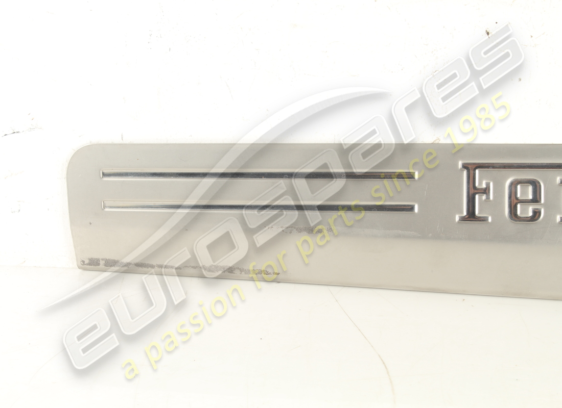 utilisé ferrari plaque de pied droite. numéro de pièce 81361800 (3)