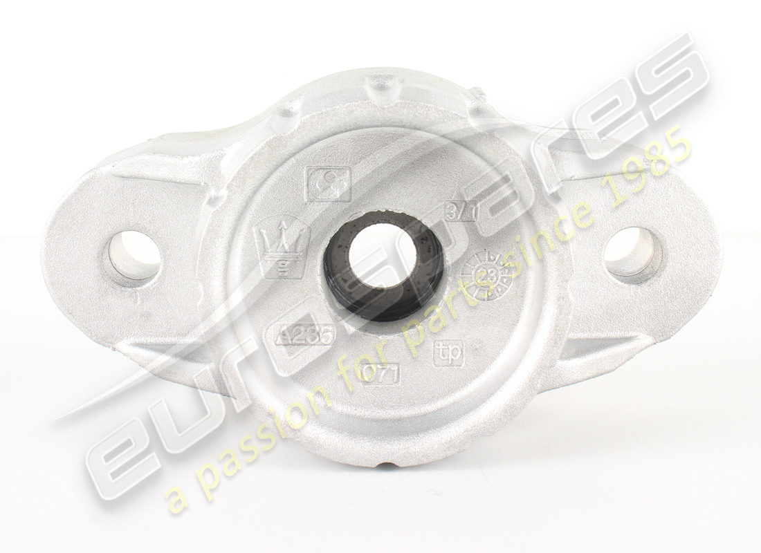 nouvelle suspension arrière maserati. coupe élastique. référence 670002833 (1)