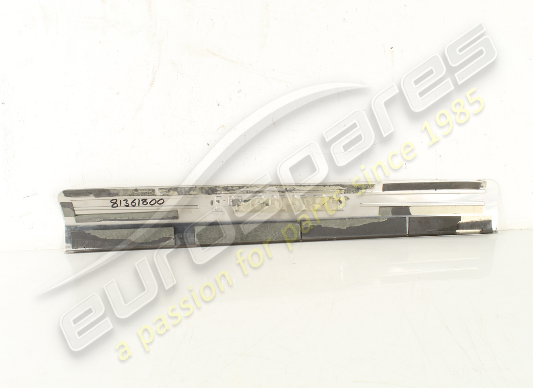 utilisé ferrari plaque de pied droite. numéro de pièce 81361800 (2)