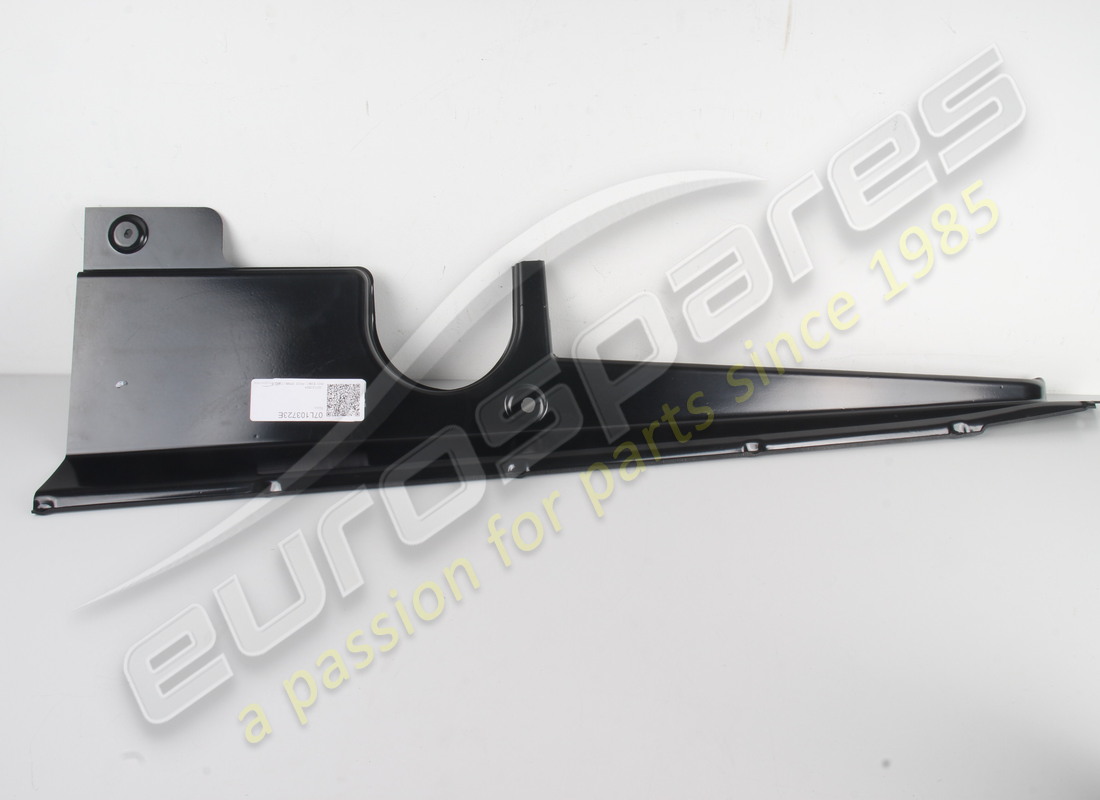 nouveau couvercle moteur lamborghini. numéro de pièce 07l103723e (1)