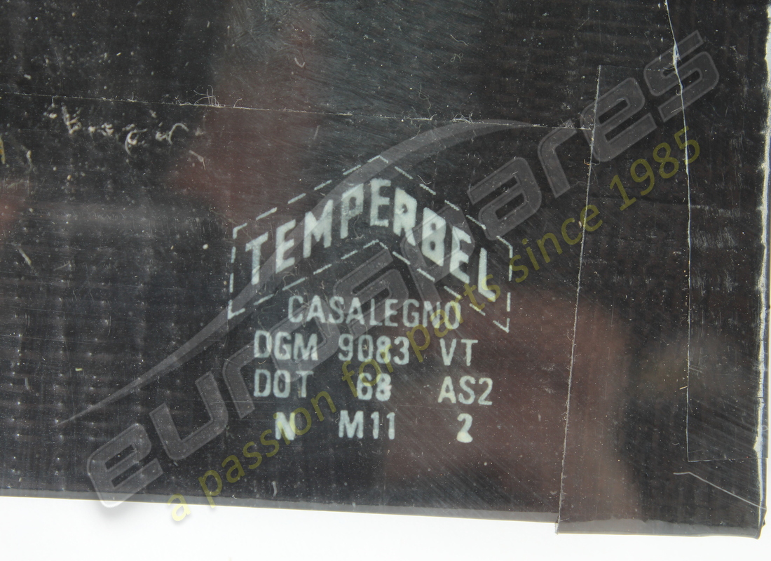 nouveau ferrari arrière gauche quart de verre. référence 2534252900 (2)