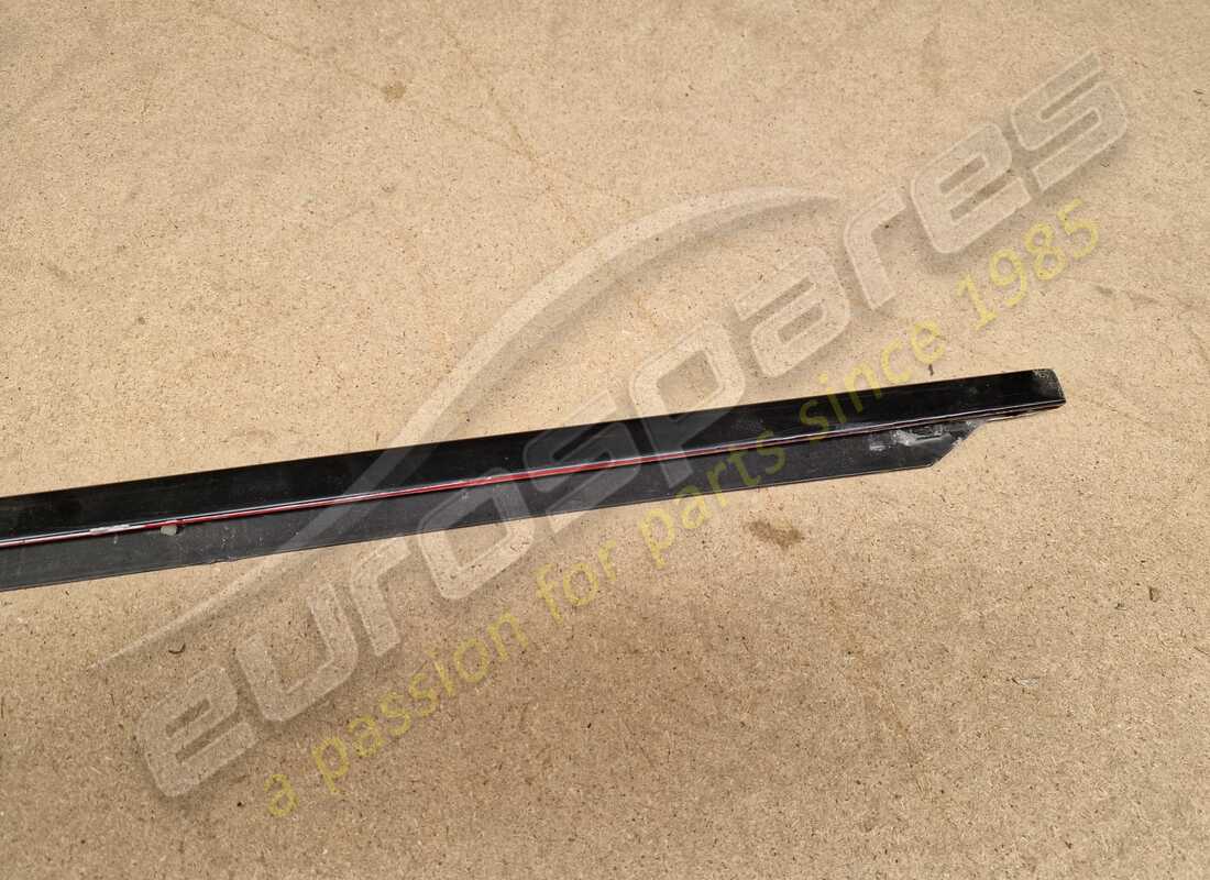moulure de porte gauche ferrari utilisée. numéro de pièce 61220000 (4)