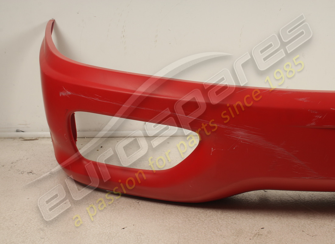nouveau pare-chocs avant ferrari. numéro de pièce 64861610 (2)