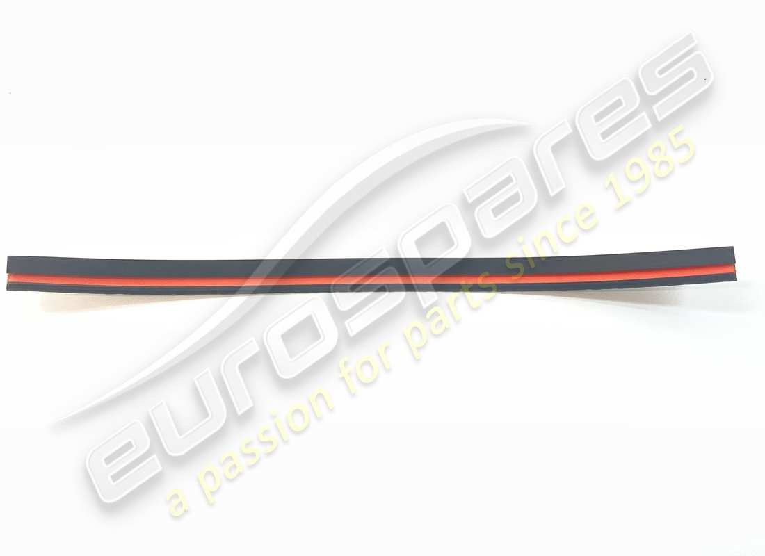 nouveau joint avant ferrari pour bouclier latéral. numéro de pièce 86553800 (1)