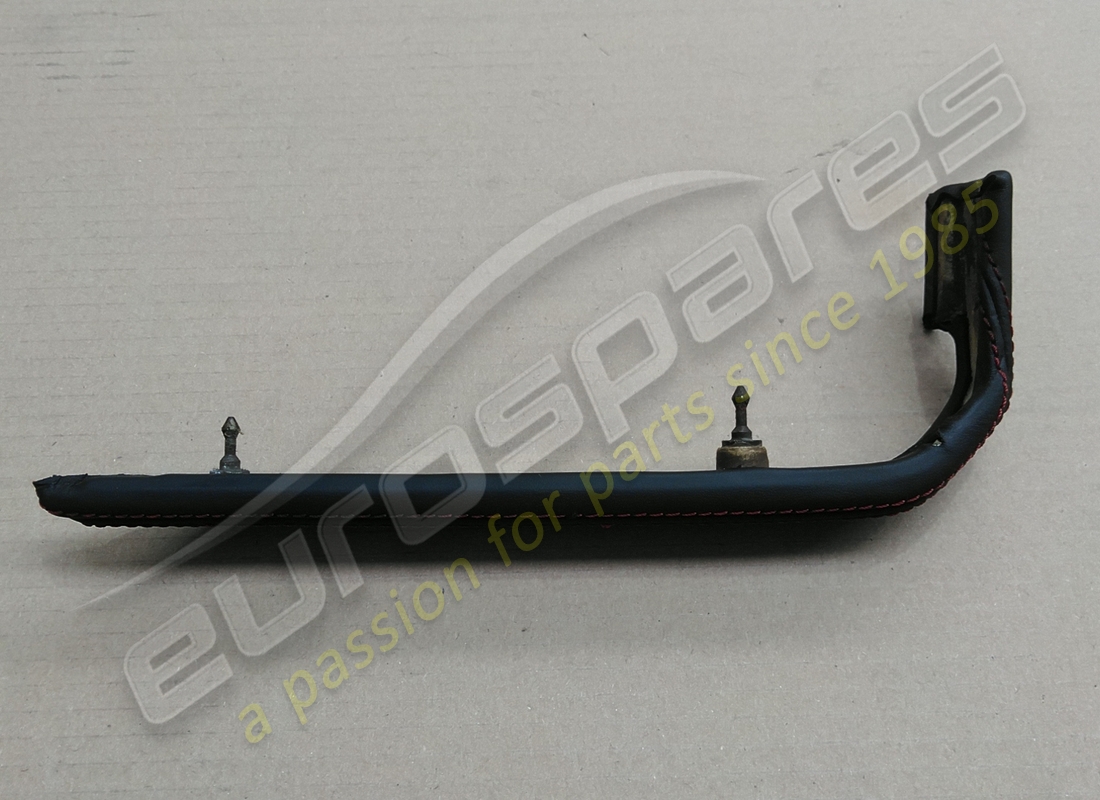 panneau de garniture centrale ferrari endommagé sous le couvercle supérieur du tableau de bord. numéro de pièce 915169 (2)