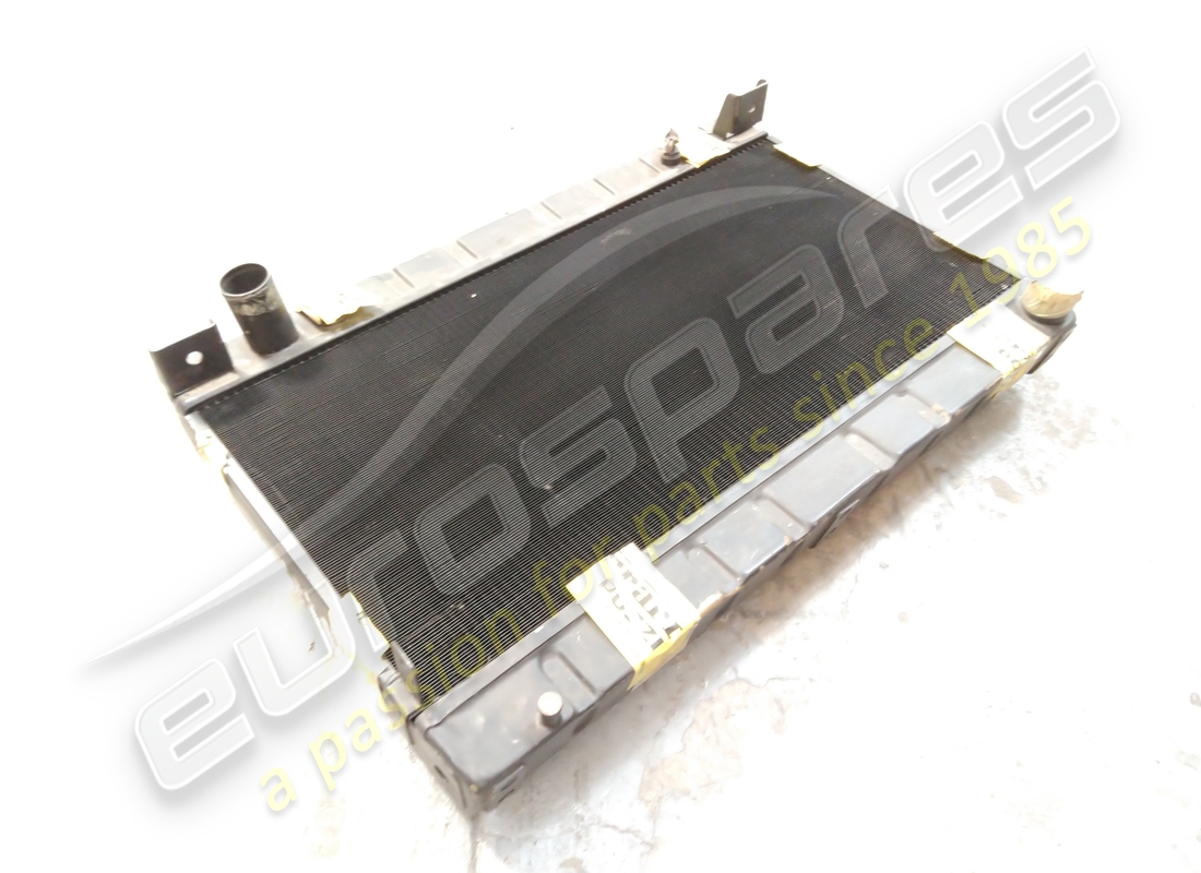 nouveau radiateur à eau ferrari. numéro de pièce 107497 (3)
