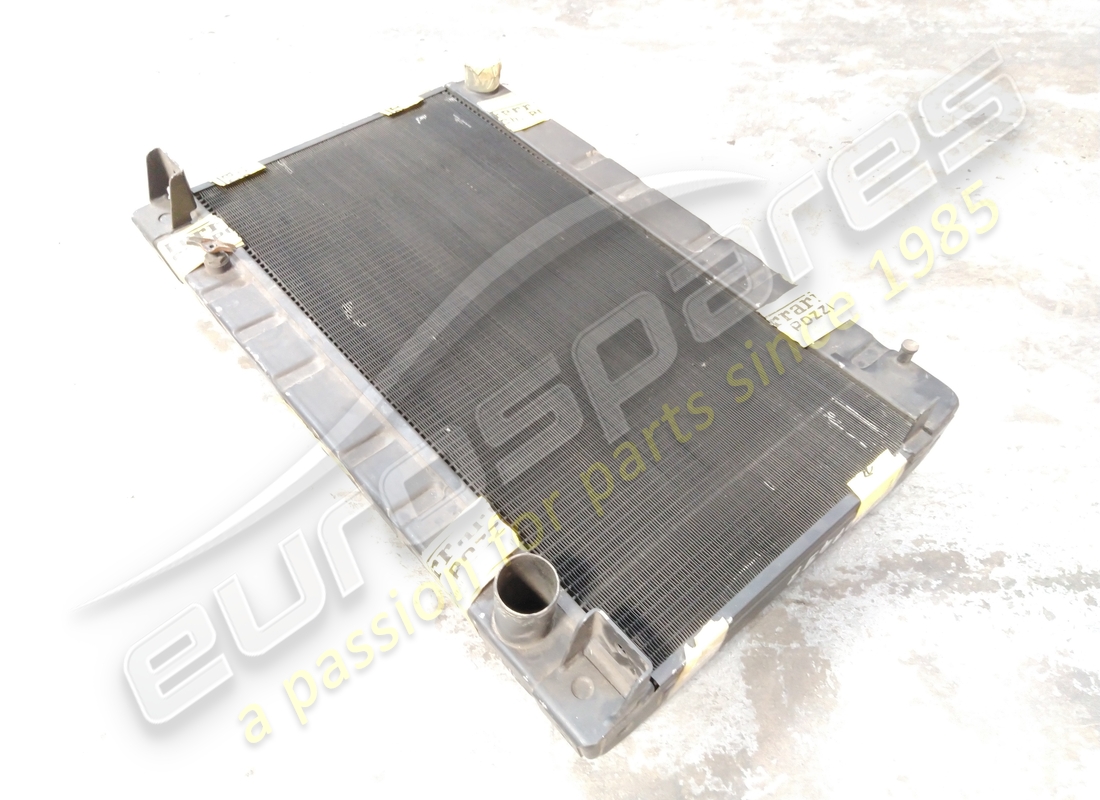 nouveau radiateur à eau ferrari. numéro de pièce 107497 (2)
