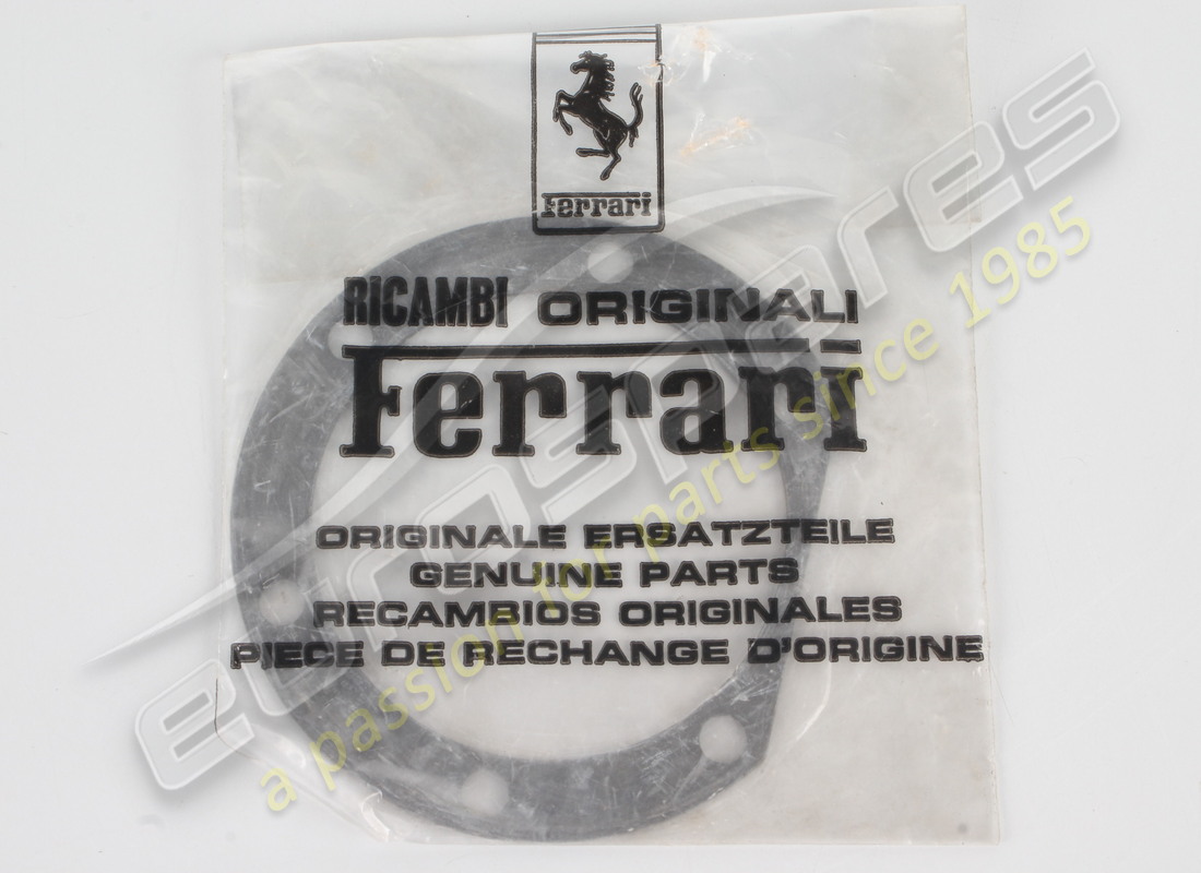 nouvelle espaceur ferrari. numéro de pièce 146715 (2)