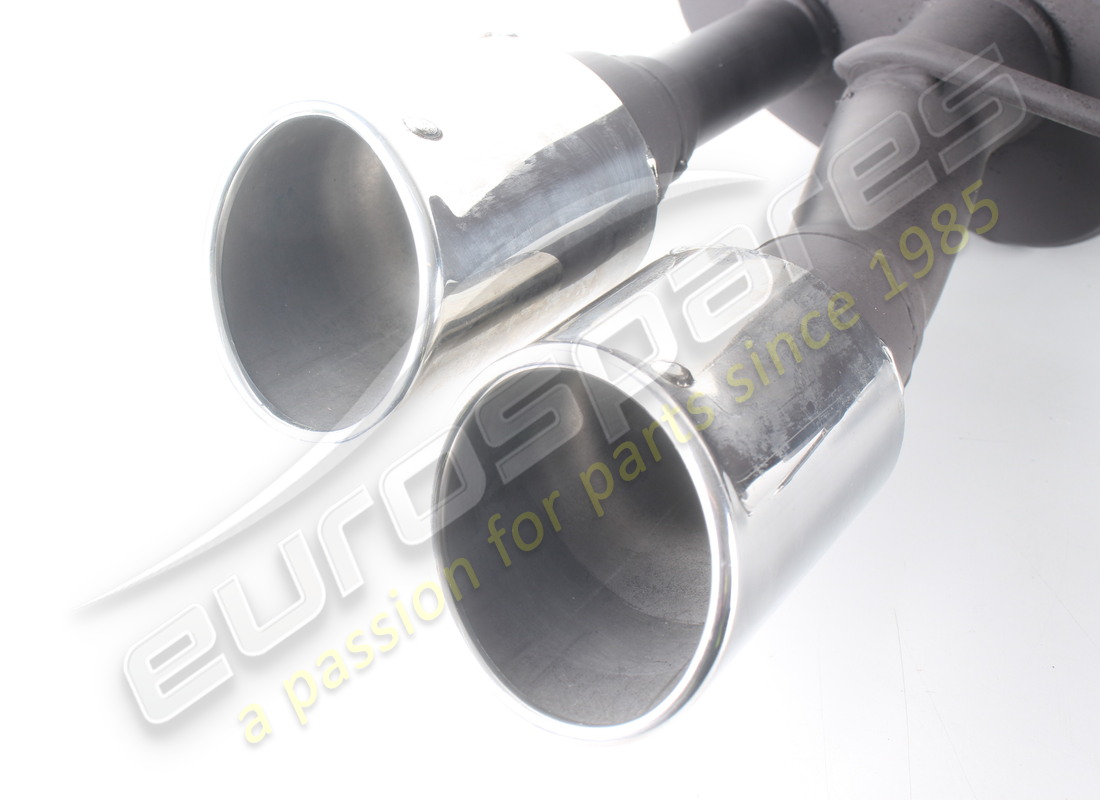 nouveau silencieux arrière droit maserati. numéro de pièce 237915 (4)